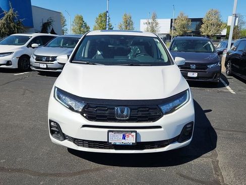 New 2026 Honda Odyssey Touring image 2