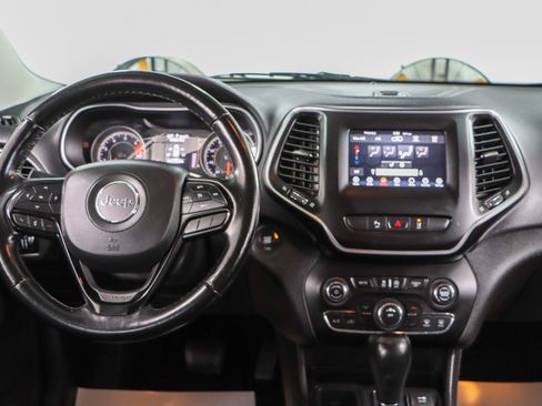 Used 2021 Jeep Cherokee Latitude Plus image 17