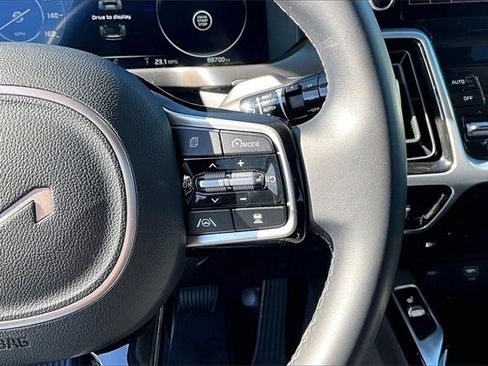 Used 2023 Kia Sorento SX image 18