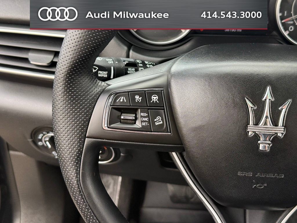 Used 2021 Maserati Levante AWD/4WD image 17