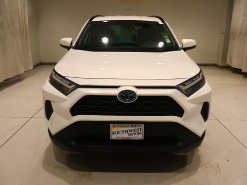 Used 2024 Toyota RAV4 LE image 6