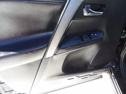 Used 2016 Toyota RAV4 XLE image 4