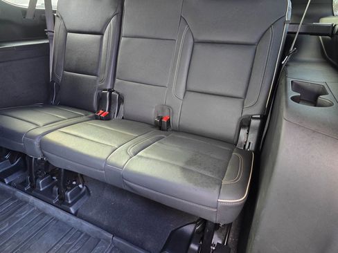 Used 2024 Chevrolet Suburban Premier image 15