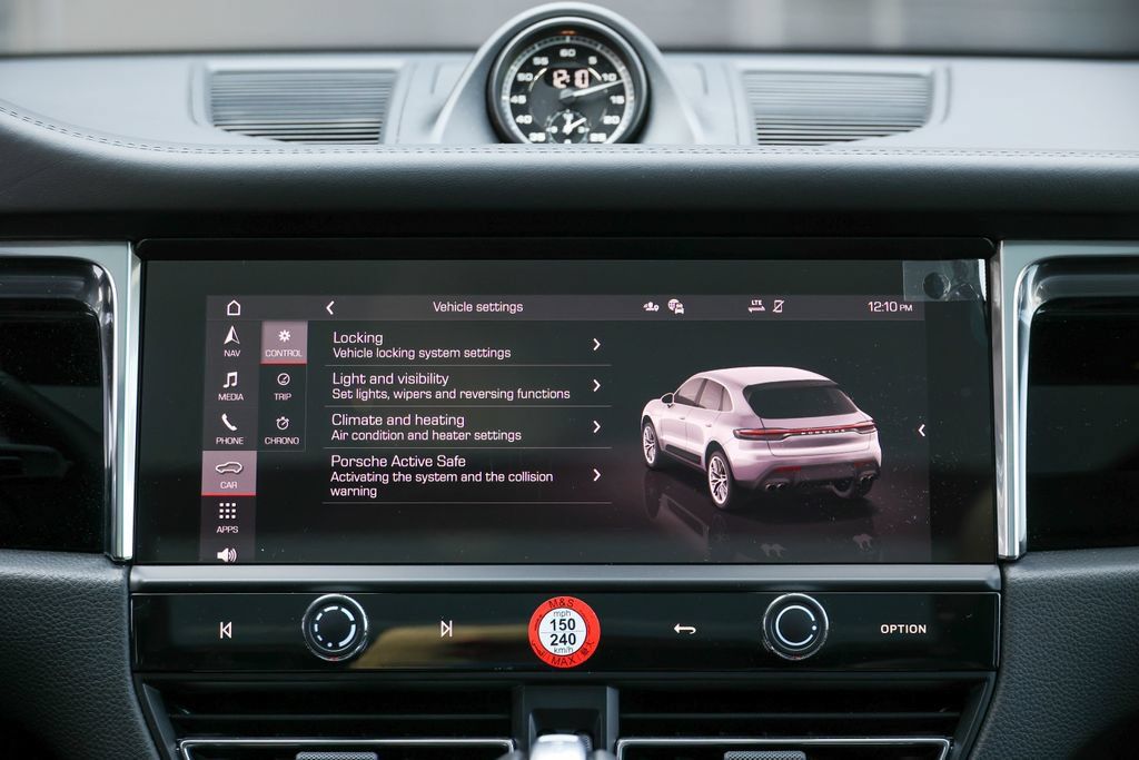 Certified 2026 Porsche Macan AWD/4WD image 44