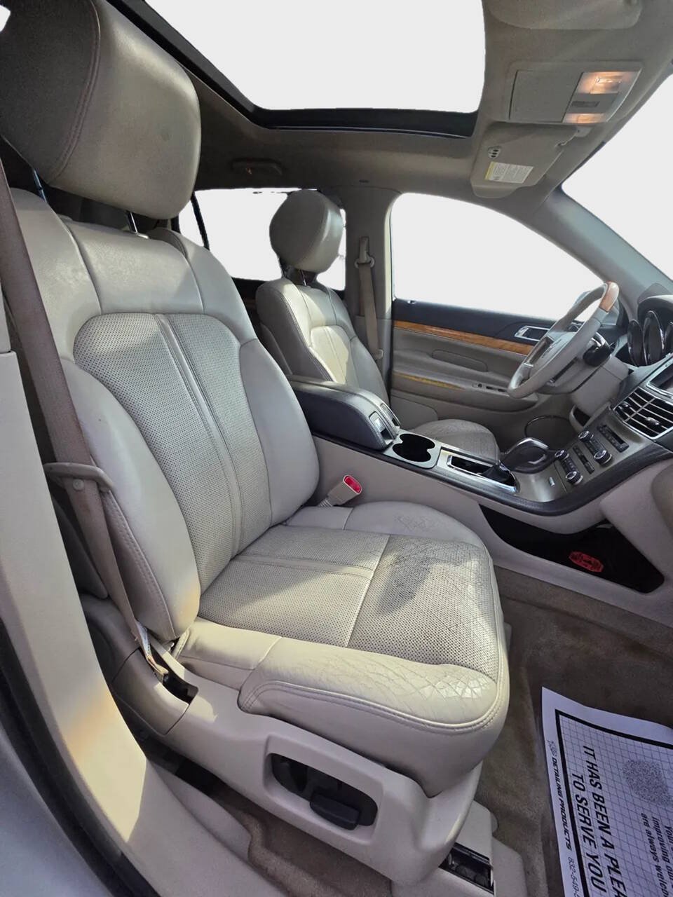 Used 2012 Lincoln MKT AWD image 12