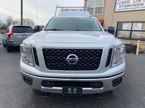 Used 2019 Nissan Titan SV w/ SV Convenience Package image 8