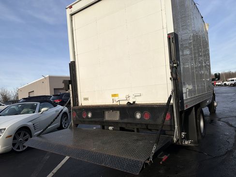 Used 2018 RAM 3500 Tradesman w/ Power & Remote Entry Group image 9