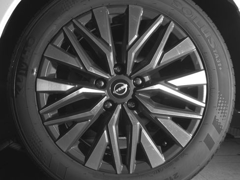 Used 2025 Nissan Altima 2.5 SV image 14