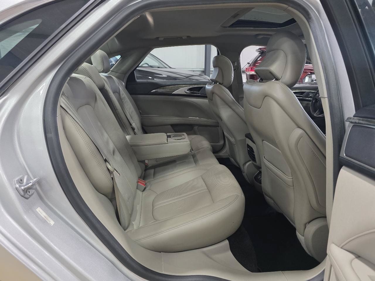 Used 2017 Lincoln MKZ Reserve FWD image 19