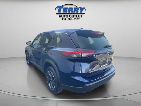 Used 2024 Nissan Rogue SV FWD image 5