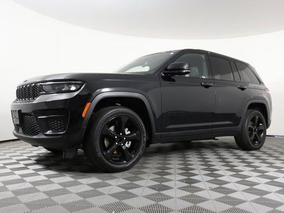 Used 2023 Jeep Grand Cherokee Altitude