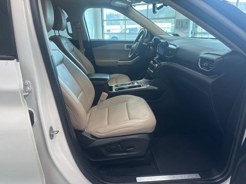 Used 2022 Ford Explorer Limited w/ Equipment Group 301A image 22