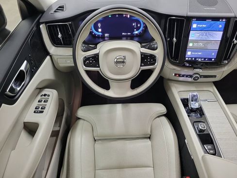 Certified 2023 Volvo XC60 B5 Ultimate w/ Climate Package image 17