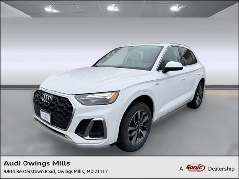 Used 2023 Audi Q5 2.0T Premium w/ Convenience Package image 1