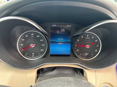 Used 2020 Mercedes-Benz C 300 Sedan image 4