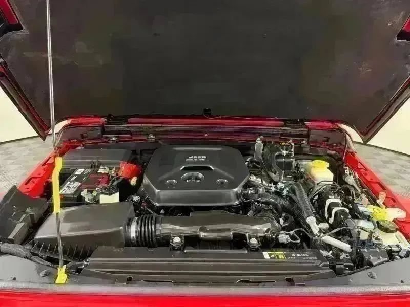 Used 2020 Jeep Wrangler Unlimited Sahara AWD/4WD image 21