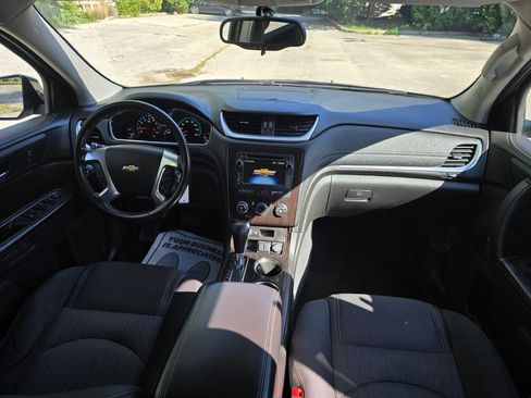 Used 2015 Chevrolet Traverse LT image 17