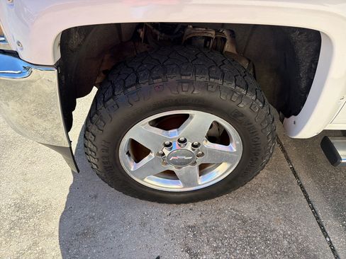 Used 2015 Chevrolet Silverado 2500 LT w/ LT Convenience Package image 14