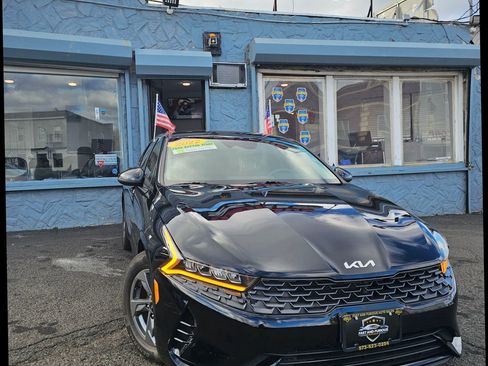 Used 2022 Kia K5 LXS image 5