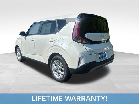 Used 2024 Kia Soul LX w/ Option Group 015 FWD image 4