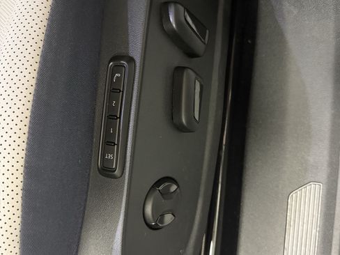 Certified 2025 Volkswagen ID.4 Pro S AWD/4WD image 11