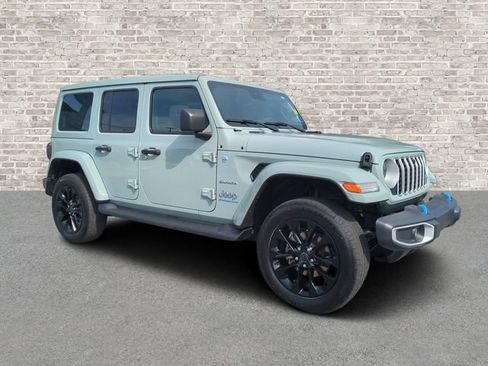 Used 2024 Jeep Wrangler Unlimited Sahara w/ Technology Group AWD/4WD image 1