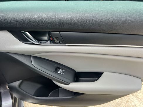 Used 2019 Honda Accord EX image 16
