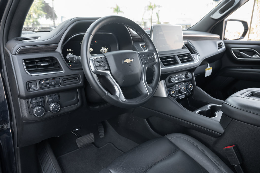 Used 2024 Chevrolet Tahoe LT w/ Luxury Package AWD/4WD image 17
