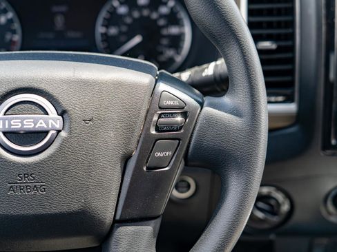 Used 2022 Nissan Frontier SV AWD/4WD image 18