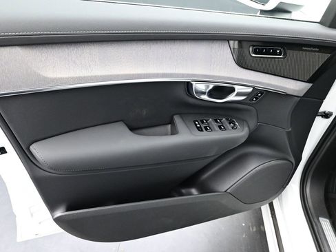 New 2026 Volvo XC90 T8 Ultra w/ Protection Package AWD/4WD image 9