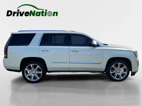 Used 2015 Cadillac Escalade Platinum RWD image 4
