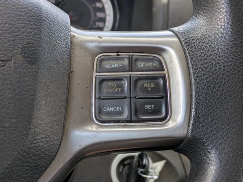 Used 2021 RAM 1500 Classic SLT AWD/4WD image 20
