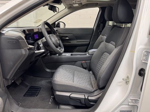 New 2026 Nissan Kicks SV w/ SV Premium Package image 11