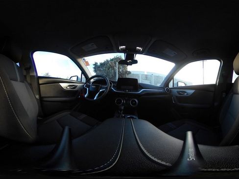 Used 2025 Chevrolet Blazer LT image 42