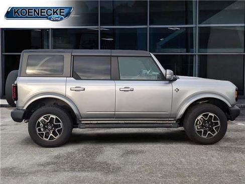 Used 2022 Ford Bronco Outer Banks image 6