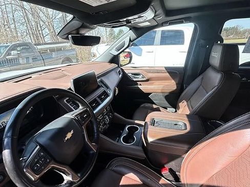 Used 2023 Chevrolet Tahoe High Country AWD/4WD image 16