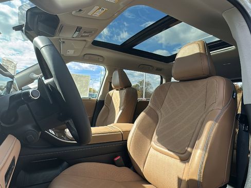 New 2026 INFINITI QX80 Luxe image 8