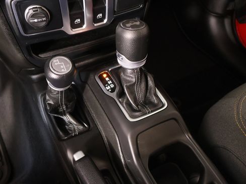 Used 2025 Jeep Wrangler Sport AWD/4WD image 8