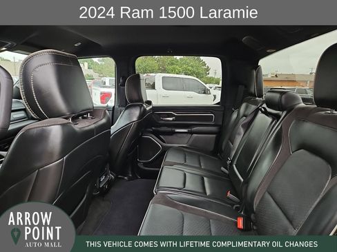 Used 2024 RAM 1500 Laramie AWD/4WD image 18