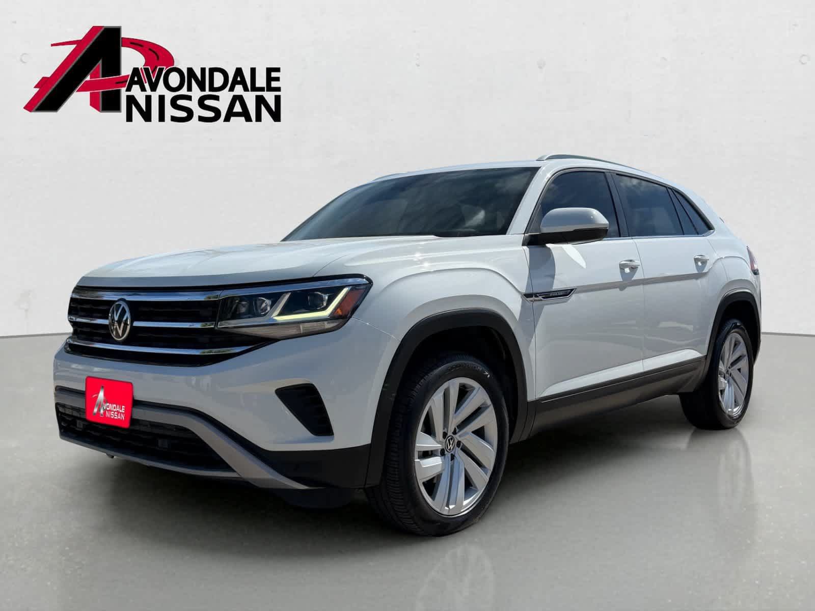 Used 2021 Volkswagen Atlas Cross Sport SE w/ Panoramic Sunroof Package FWD image 2