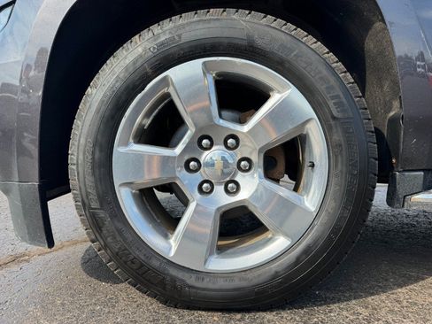 Used 2018 Chevrolet Suburban Premier AWD/4WD image 13