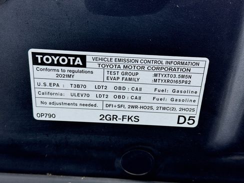 Used 2021 Toyota Tacoma TRD Sport w/ Technology Package AWD/4WD image 19