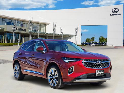 Used 2023 Buick Envision Avenir image 2