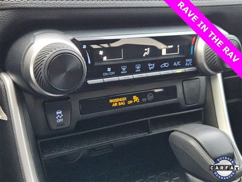 Used 2021 Toyota RAV4 LE image 17