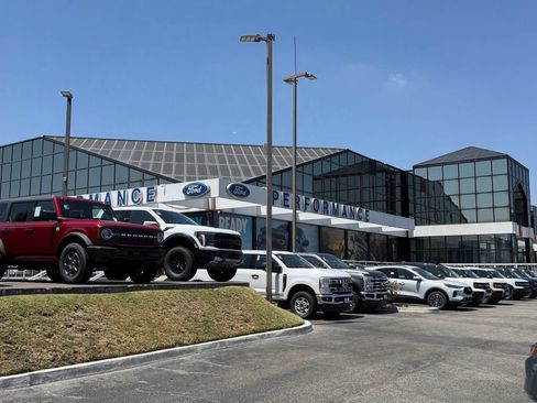 Used 2022 Volkswagen Atlas Cross Sport SE AWD/4WD image 30