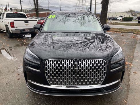 New 2026 Lincoln Corsair Premiere image 12