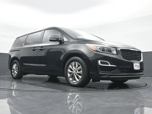 Used 2020 Kia Sedona LX image 24