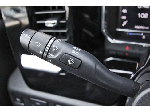 Used 2025 GMC Sierra 1500 SLT AWD/4WD image 17