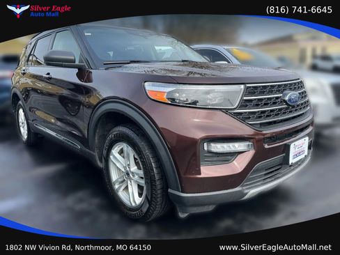 Used 2020 Ford Explorer XLT w/ Equipment Group 202A AWD/4WD image 2