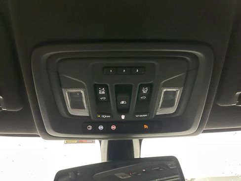 Used 2022 GMC Sierra 1500 AT4 w/ AT4 Preferred Package AWD/4WD image 24